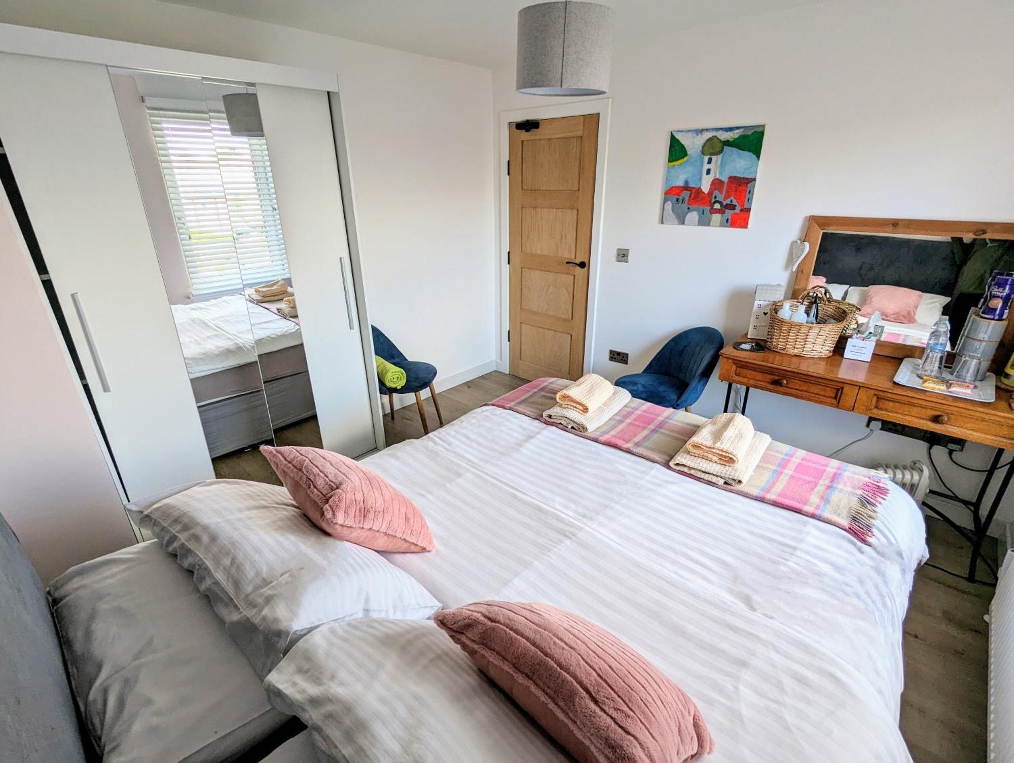 Cosy Guest Room In A Family Home With Free Parking Edinburgh Bagian luar foto